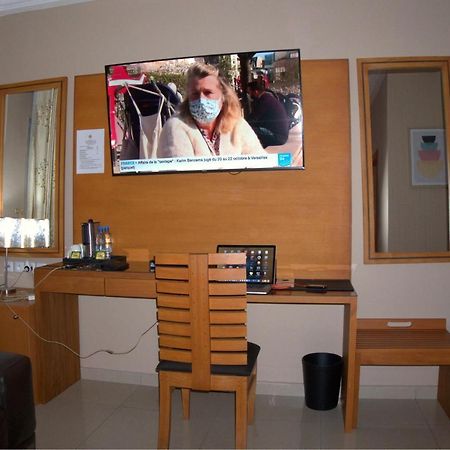 Gold Hotel Bafang Екстер'єр фото