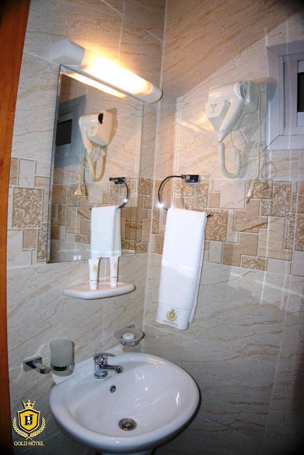 Gold Hotel Bafang Екстер'єр фото