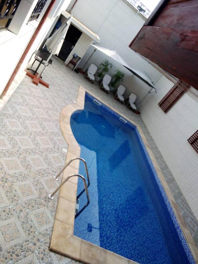 Gold Hotel Bafang Екстер'єр фото