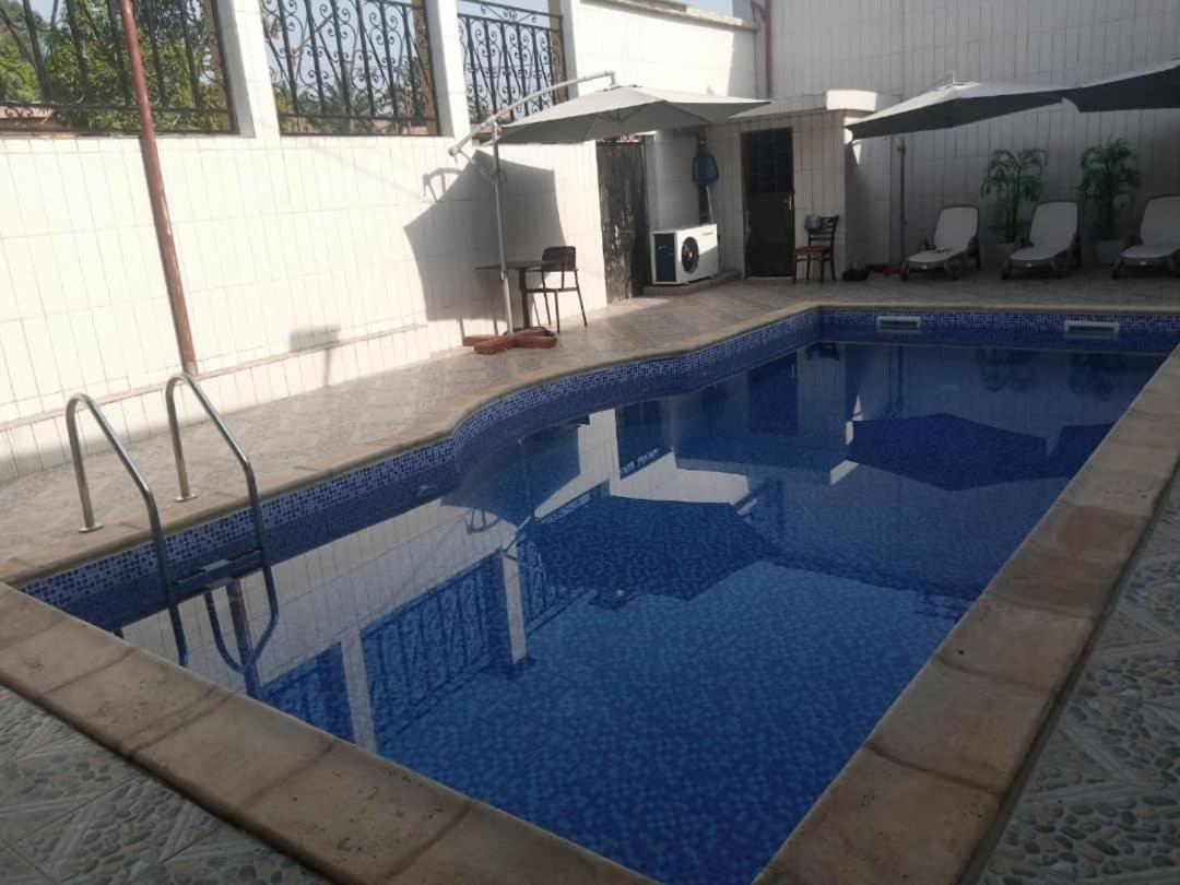 Gold Hotel Bafang Екстер'єр фото